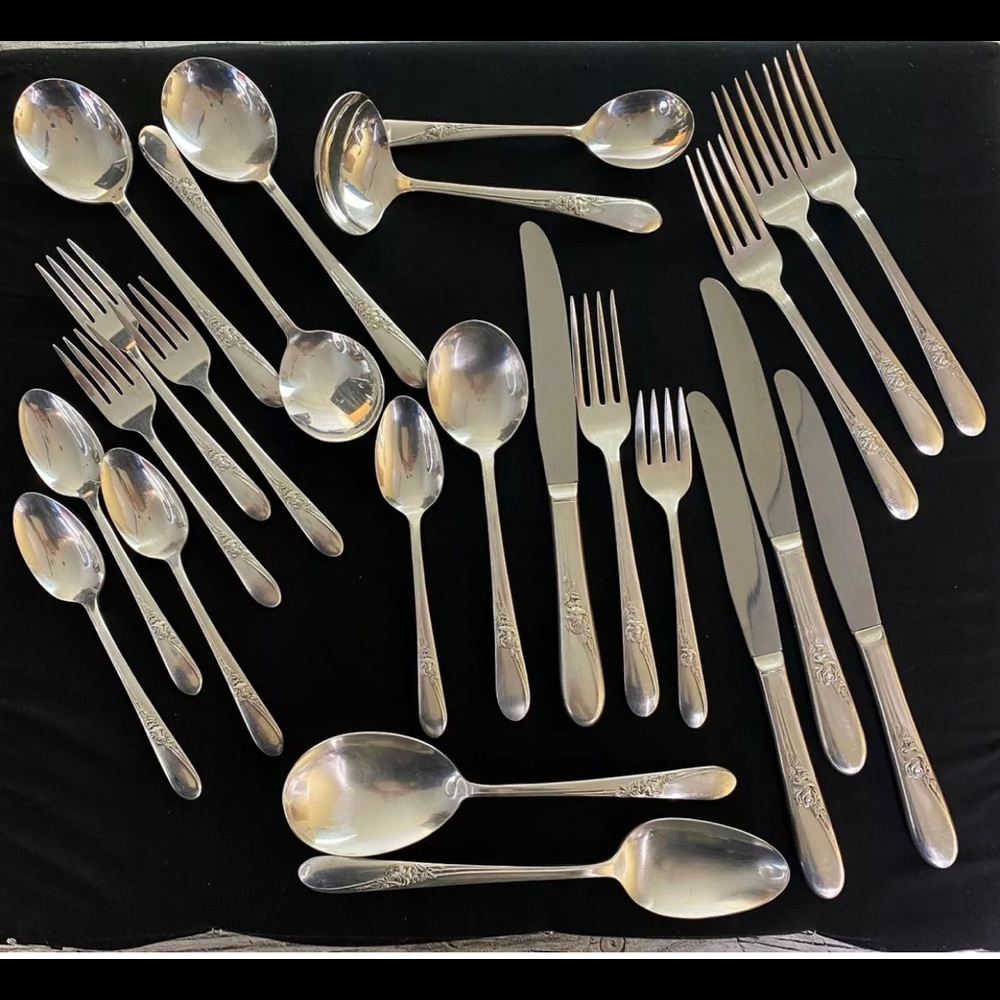 WM. Rogers MFG. Co. Vintage Rose Silverplate Flatware 24 Pcs. 4 Settings